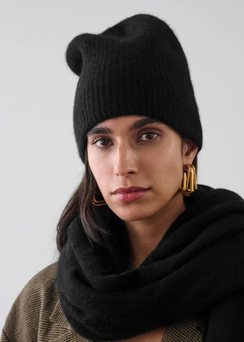 White + Warren Cashmere Plush Rib Beanie Black