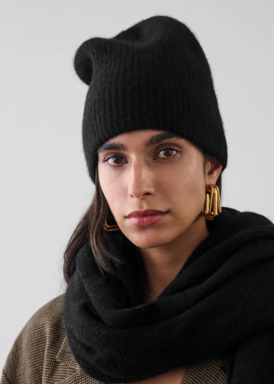 White + Warren Cashmere Plush Rib Beanie Black