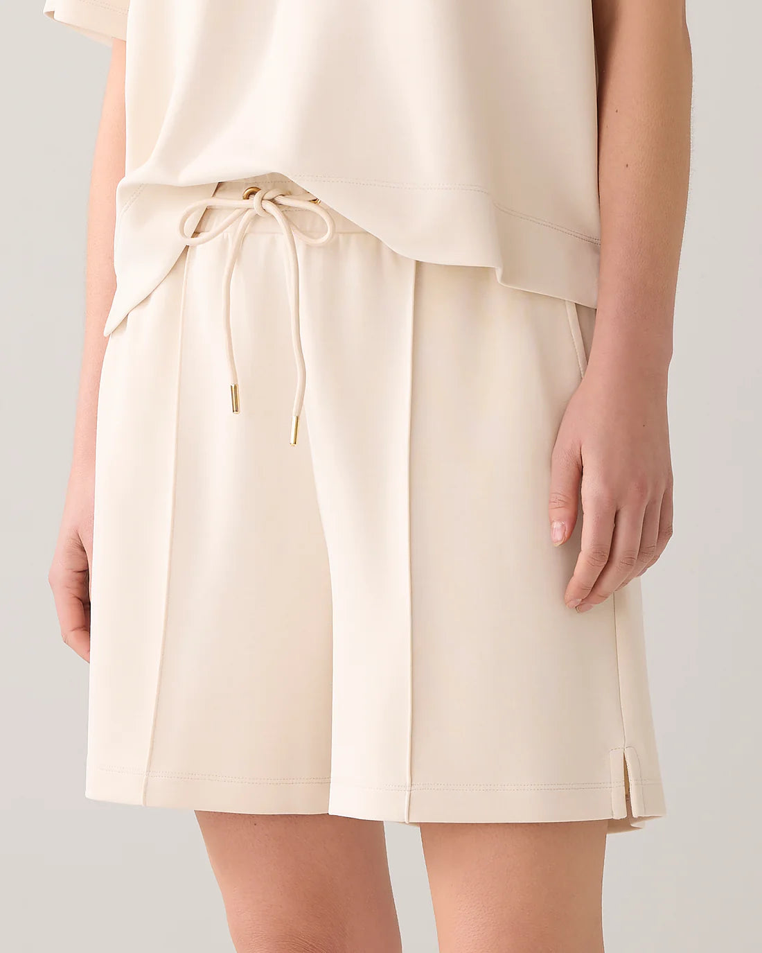 SUMMUM Shorts Washed Modal Scuba Ivory