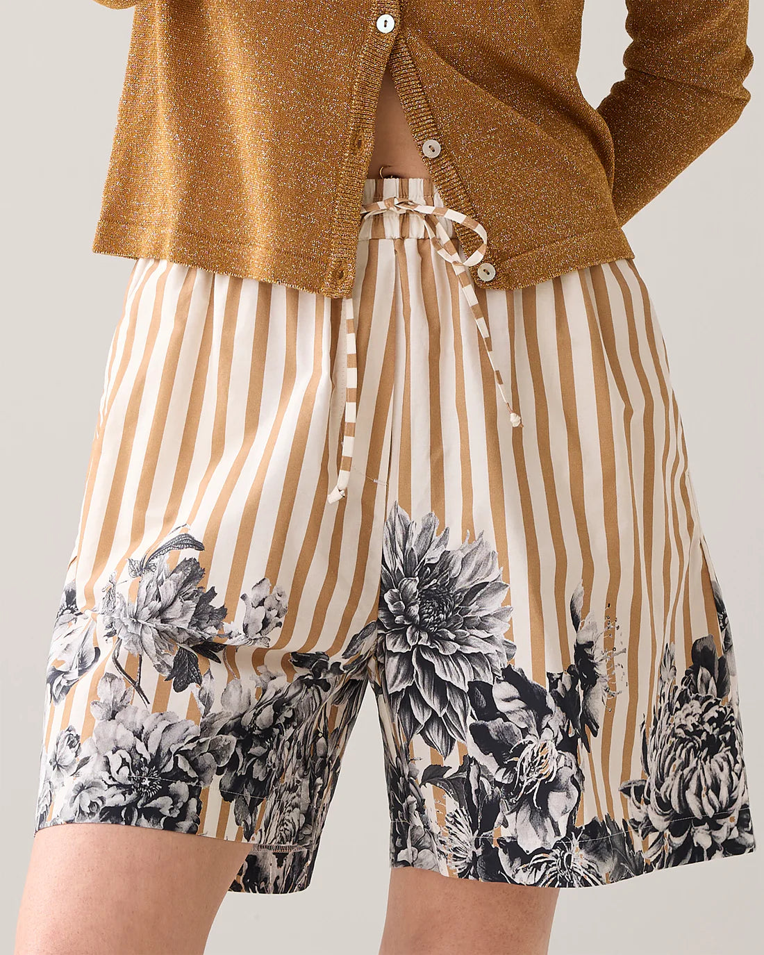 SUMMUM Shorts Border Print Multi