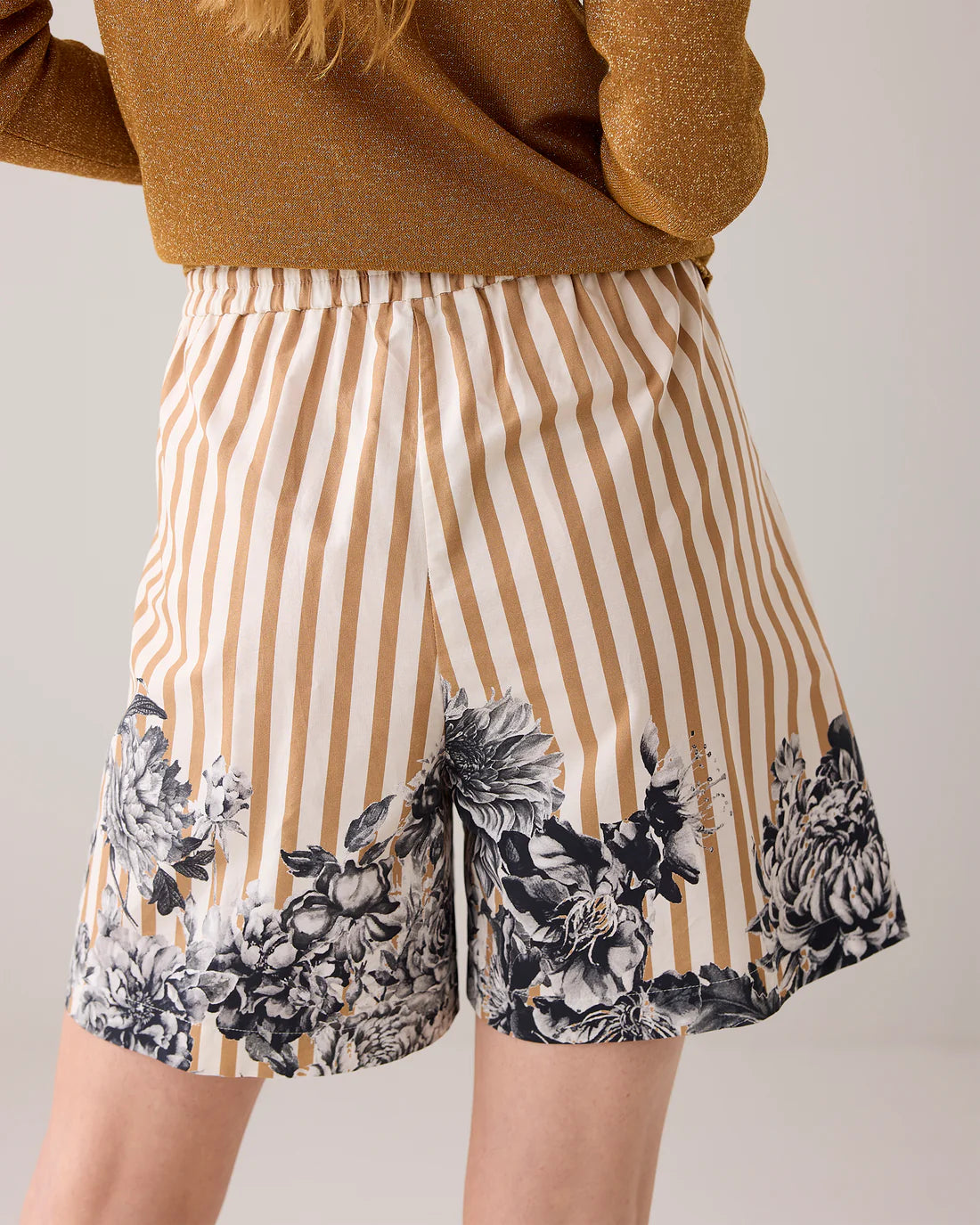 SUMMUM Shorts Border Print Multi