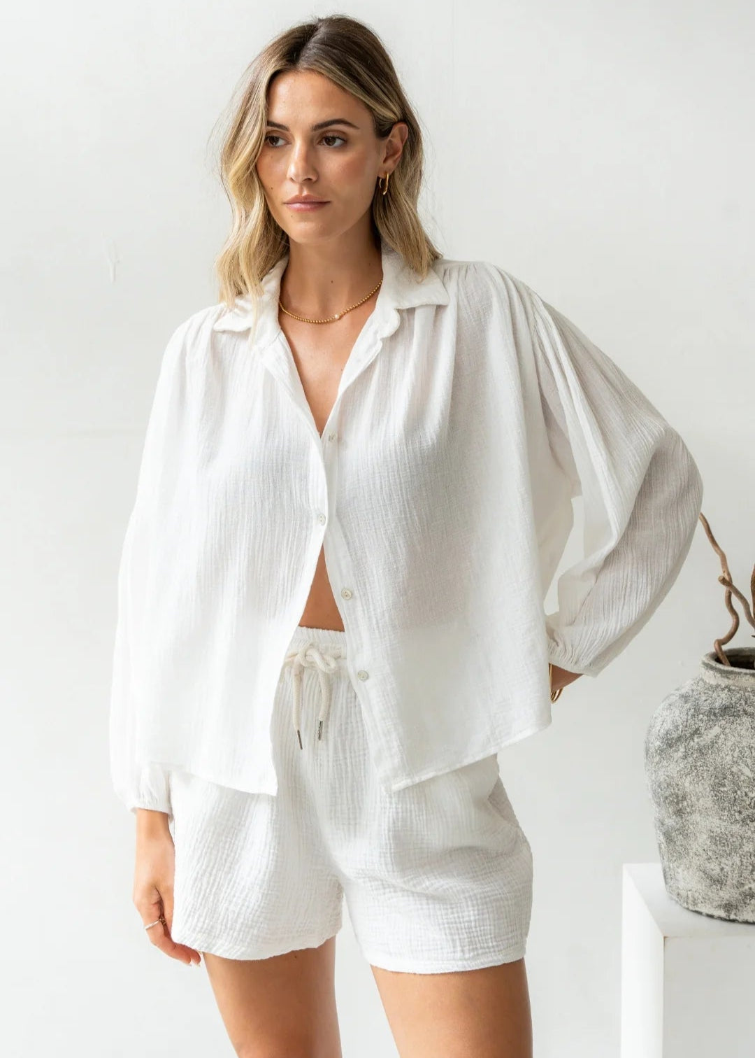 Charli Anais Shorts White