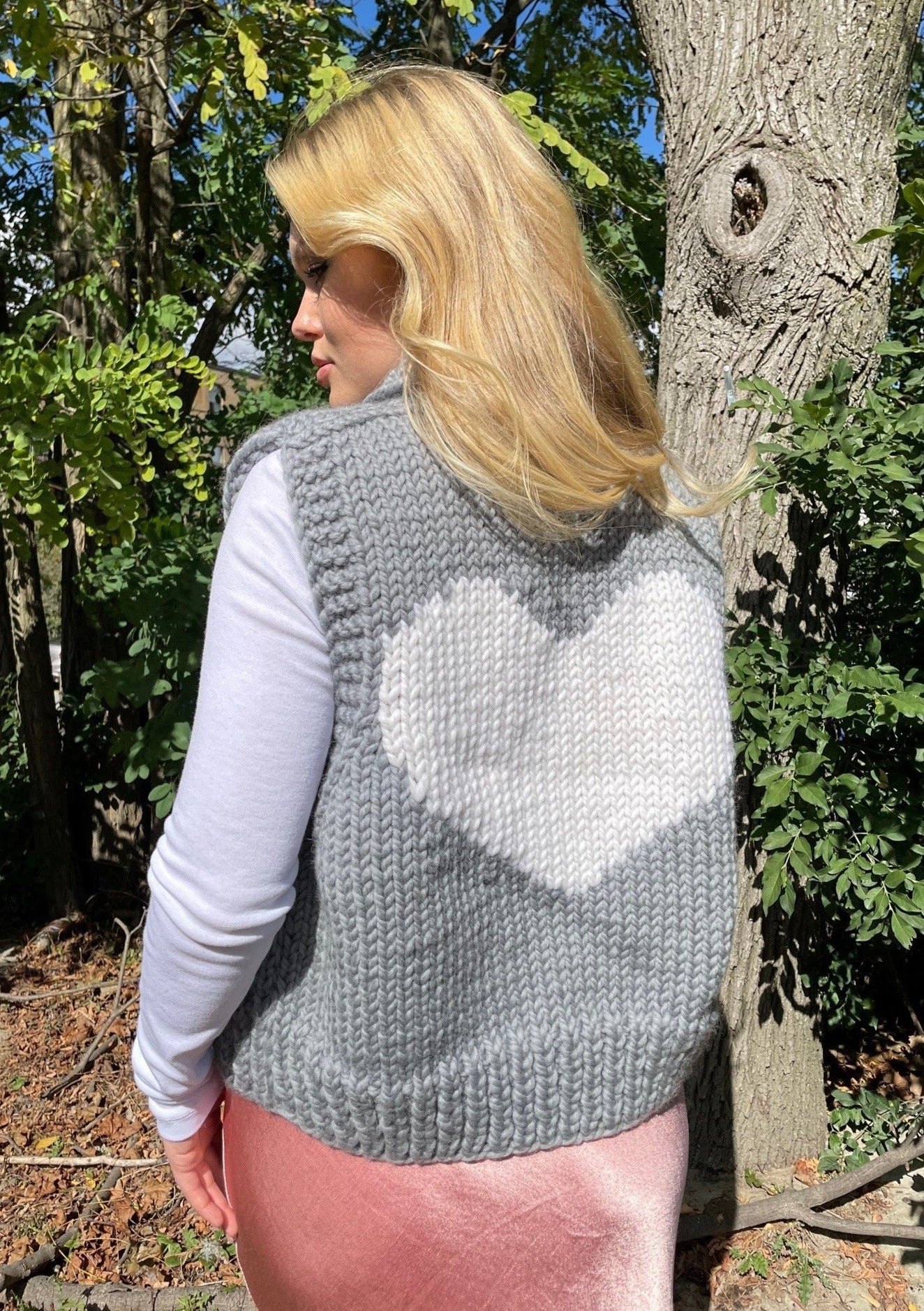 GOGO Short Heart Wool Vest - Grey