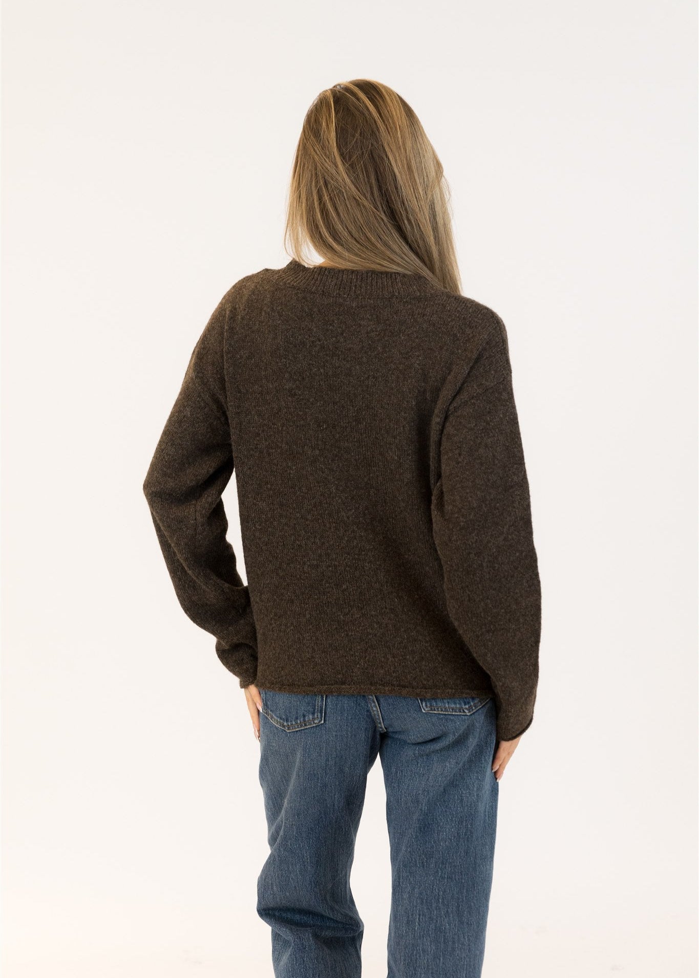 Lyla & Luxe Daisy Crew Neck Pull Over Sweater Dark Brown