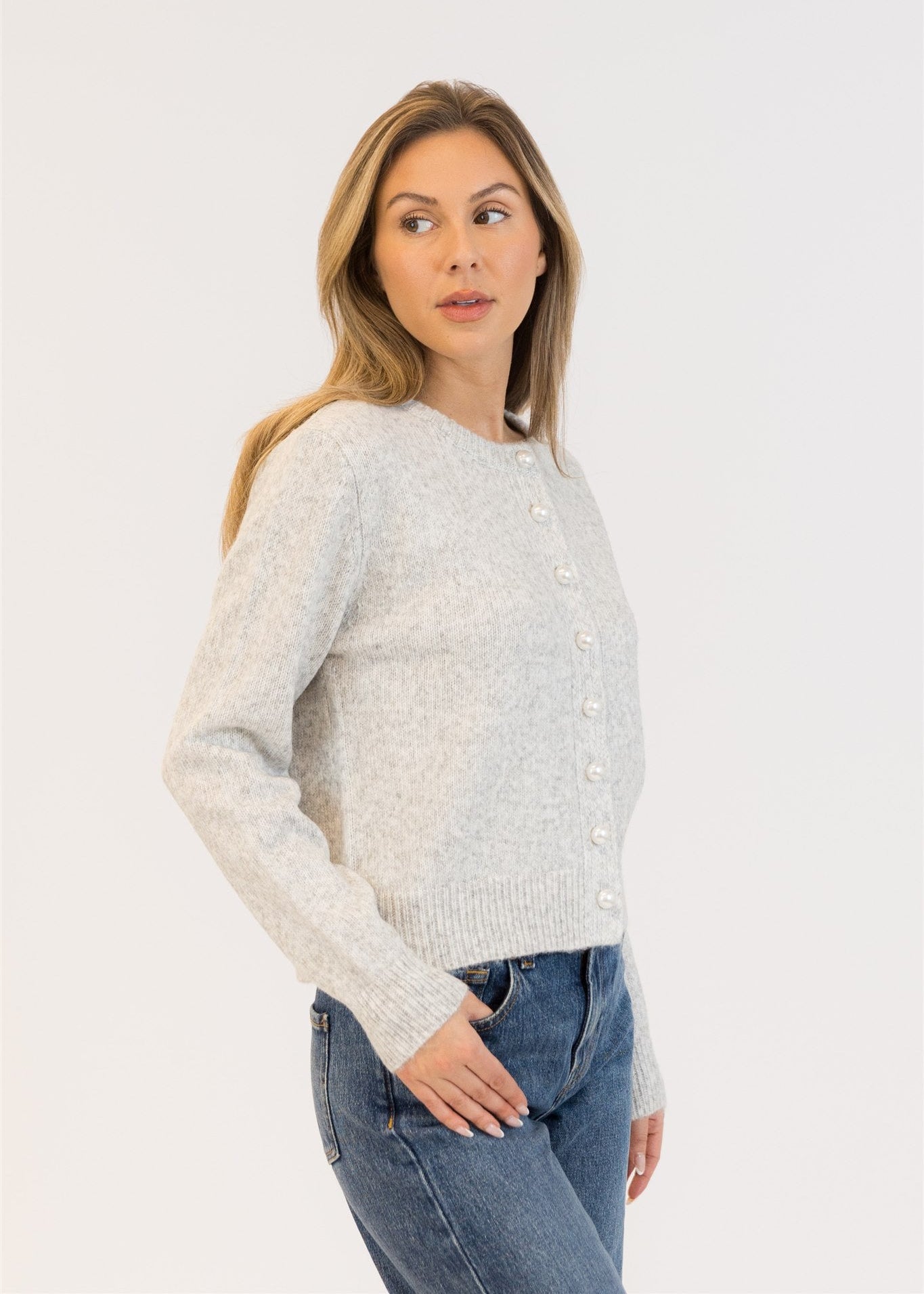 Lyla & Luxe Pearl Buttons Cardi Light Grey