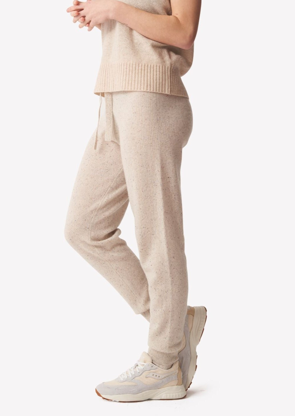 Brodie Tapered Cashmere Joggers - Oatmeal