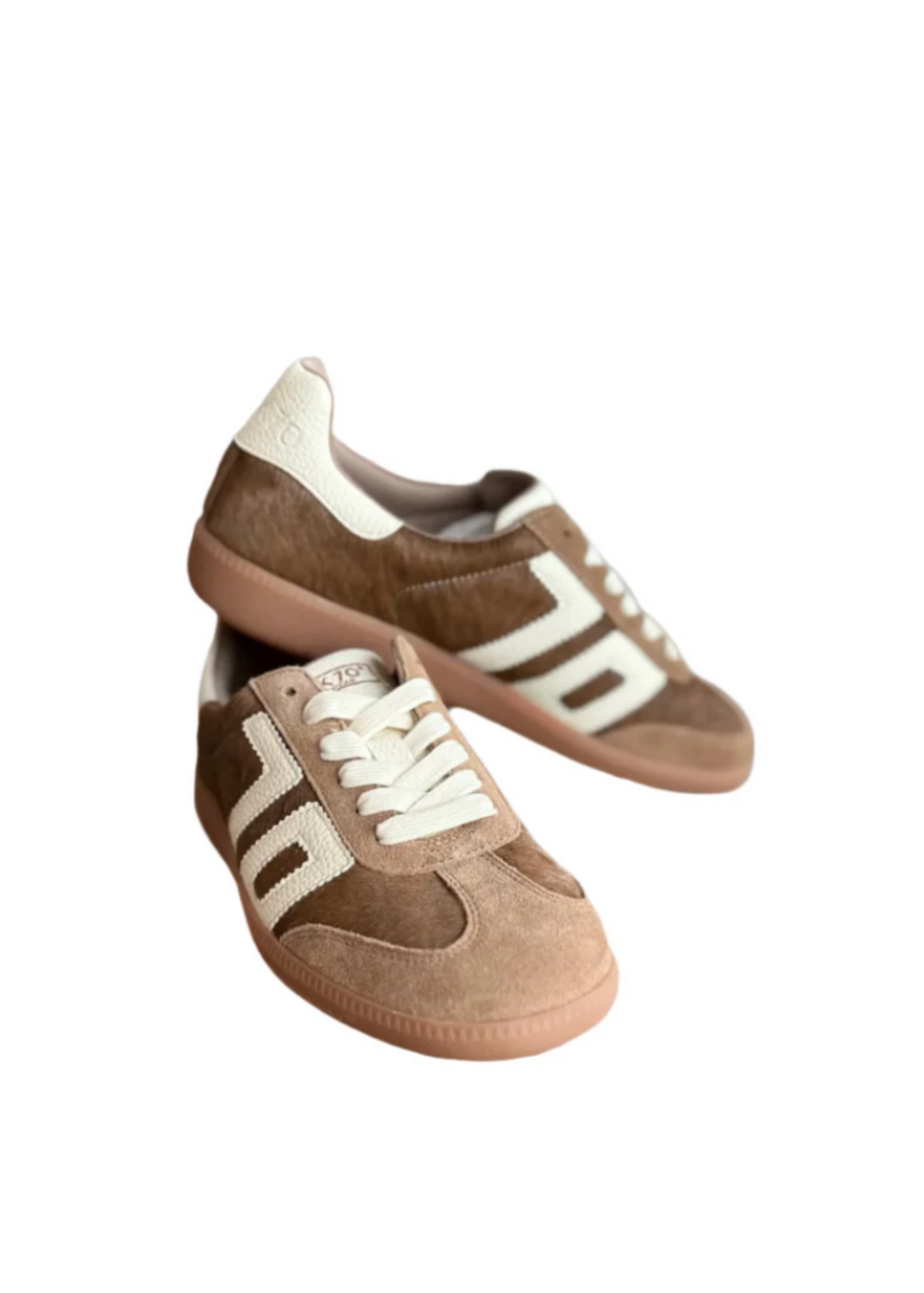 Back 70 Taupe Tongue Milk Sneakers