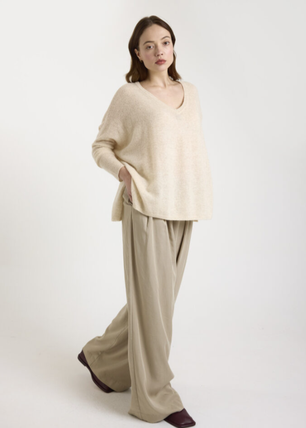 Brodie Charlotte Cashmere V-Neck Sweater Cygnet