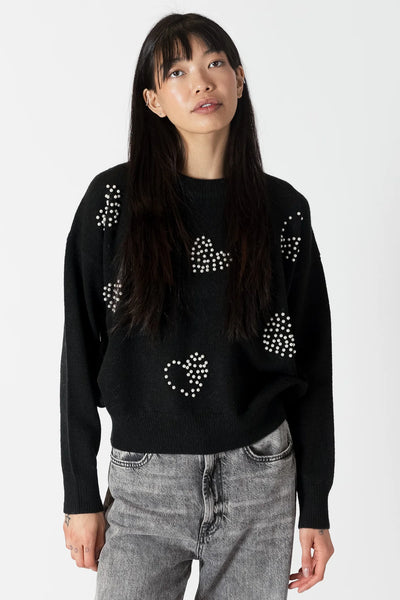 Lyla & Luxe Crewneck W/ Pearl Heart Black