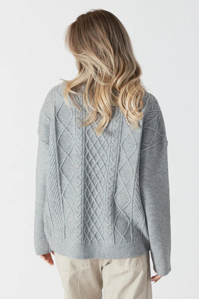 Lyla & Luxe Turtleneck w/ Cable Detail Grey