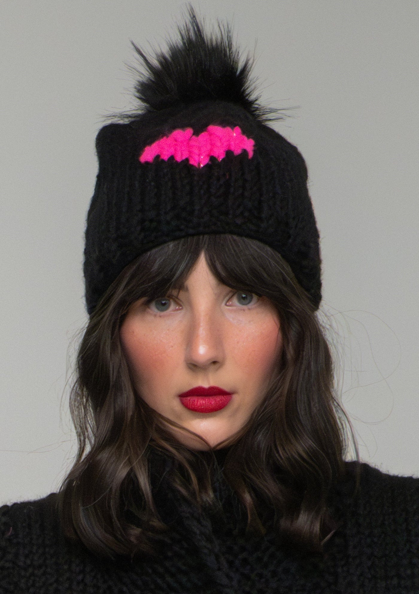 GOGO Heart Wool Hat - Black/Hot Pink