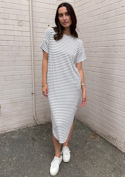 The Pink Door S/S Long Stripe T-shirt Dress - Black/White