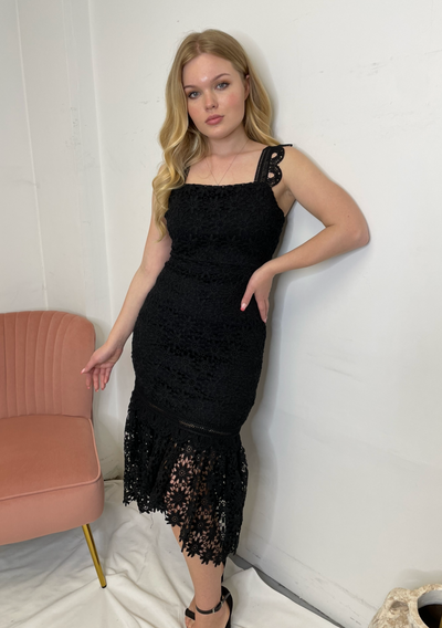 The Pink Door Cap Sleeve Lace Midi Dress - Black