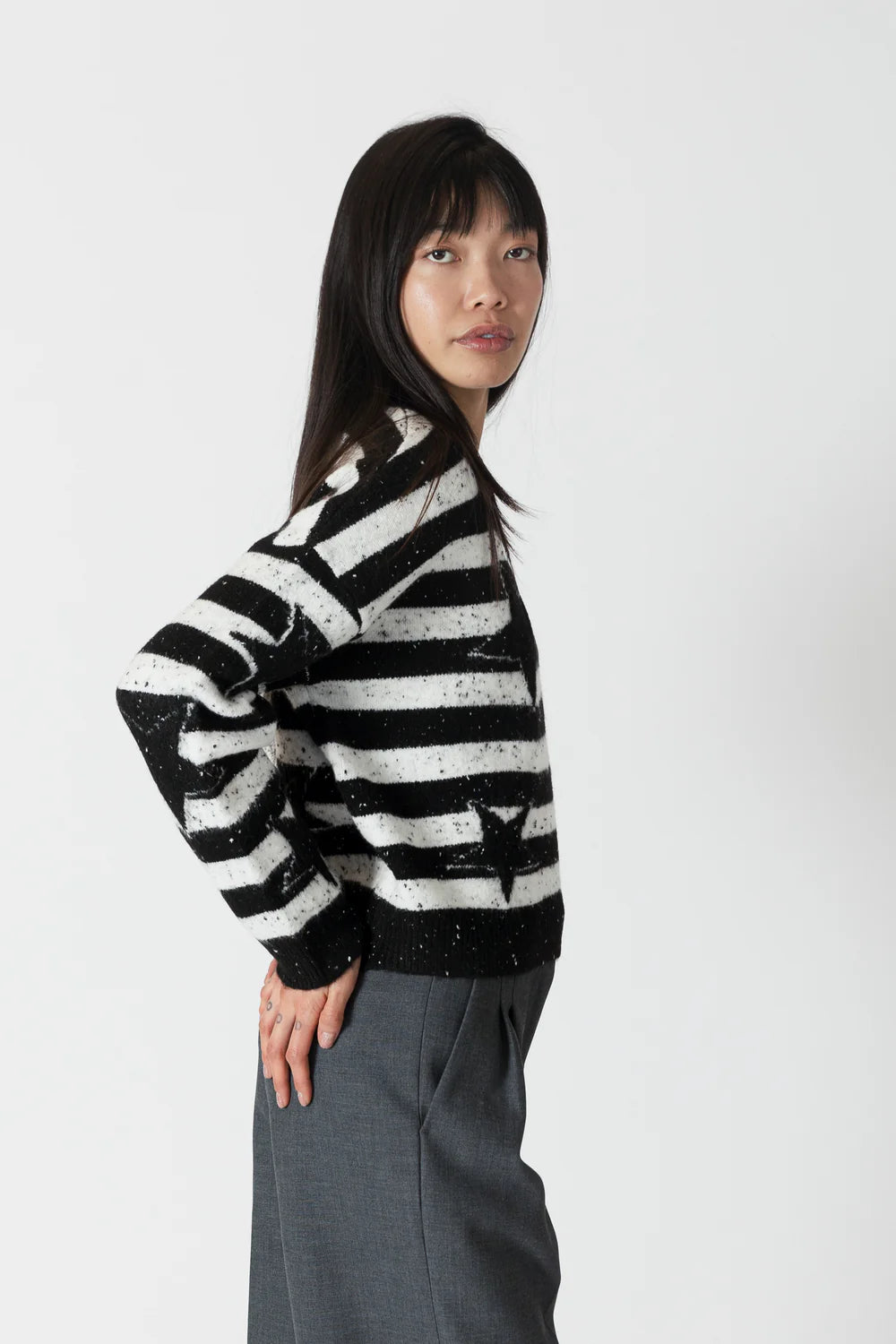 Lyla & Luxe Fleck Stars & Stripes Sweater White/Black