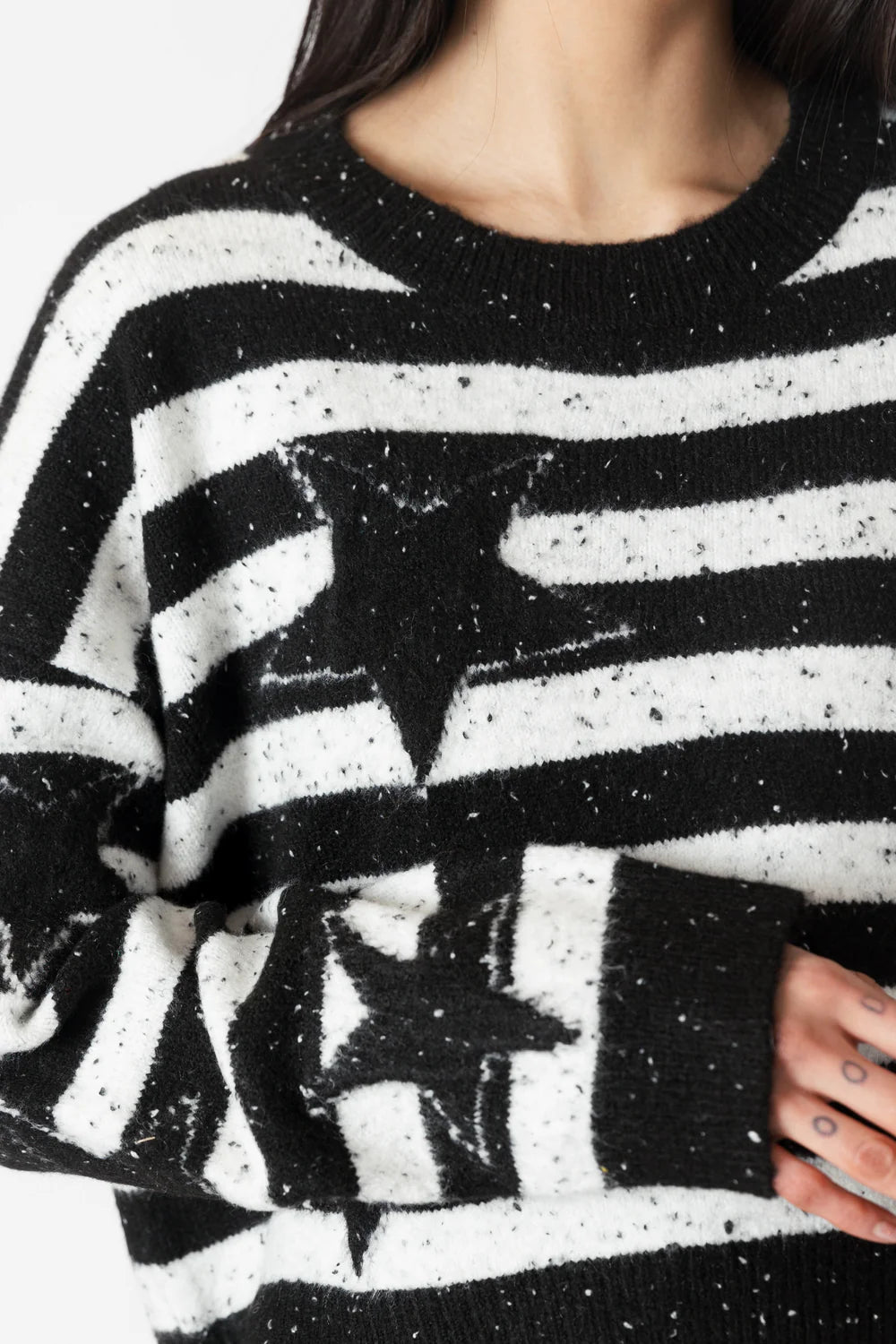 Lyla & Luxe Fleck Stars & Stripes Sweater White/Black