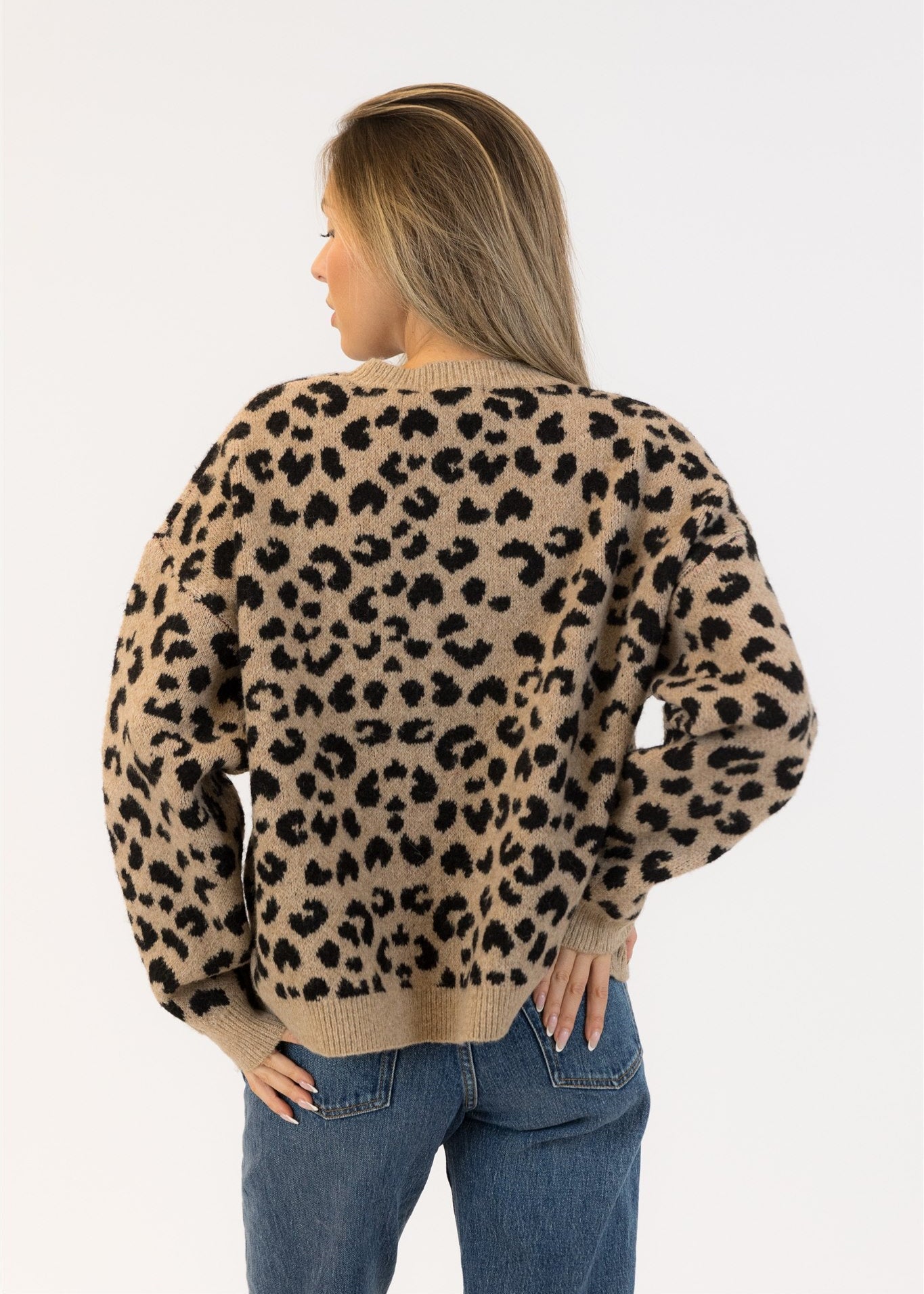 Lyla & Luxe Leopard Pull Over Sweater Camel/Black