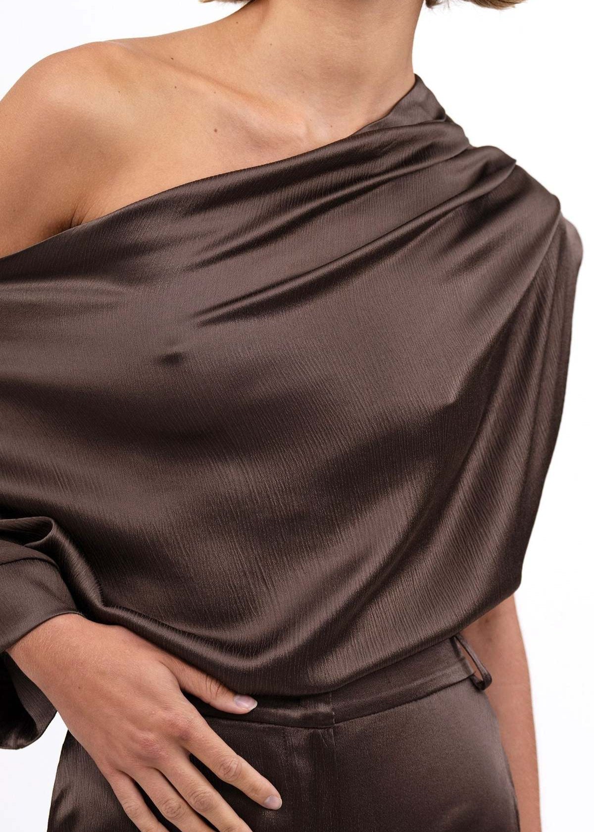 Nonchalant Kenzie Top Chocolate
