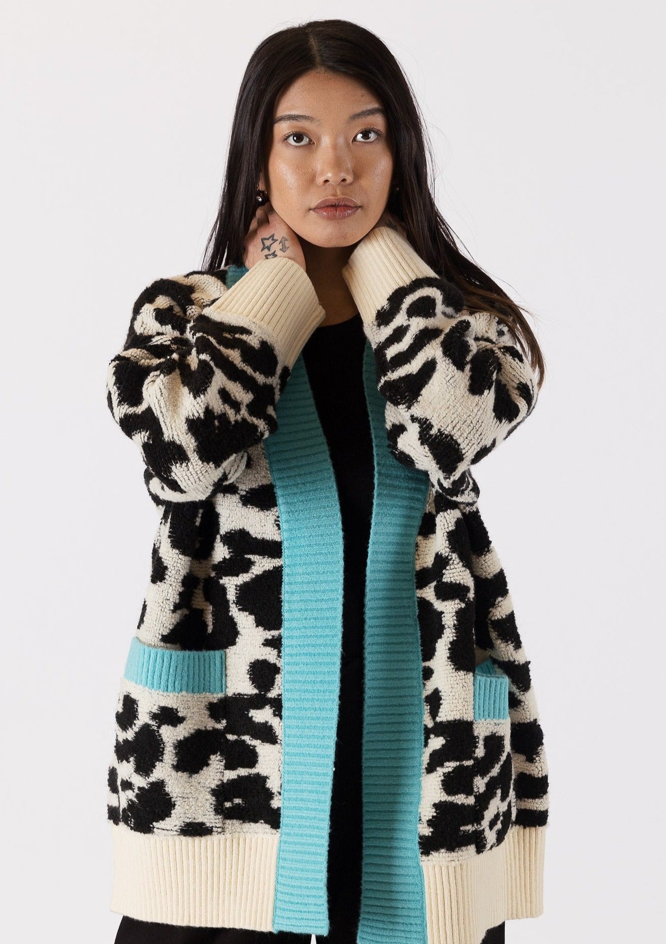 The Pink Door Animal Print Cardigan - Leopard/Turquoise