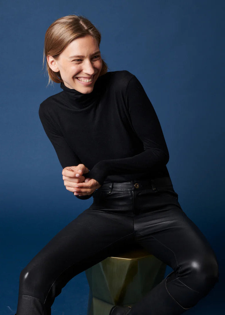 Majestic Soft Touch L/S Turtleneck Black