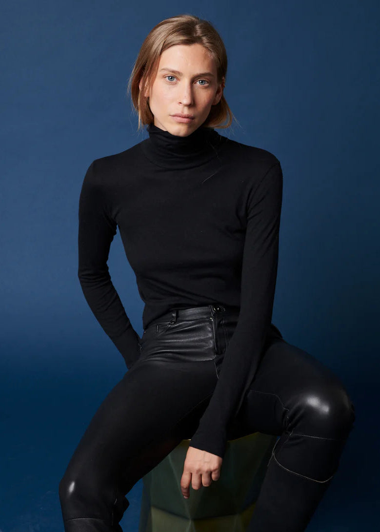 Majestic Soft Touch L/S Turtleneck Black