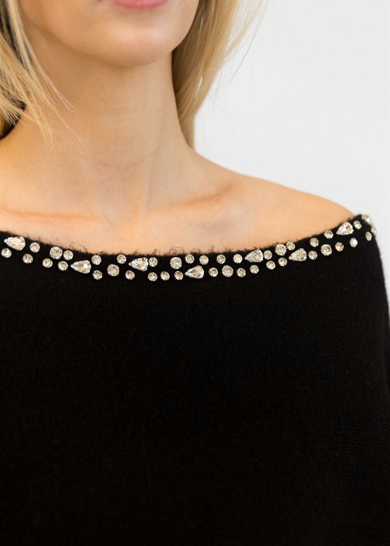Lyla & Luxe Boatneck Black
