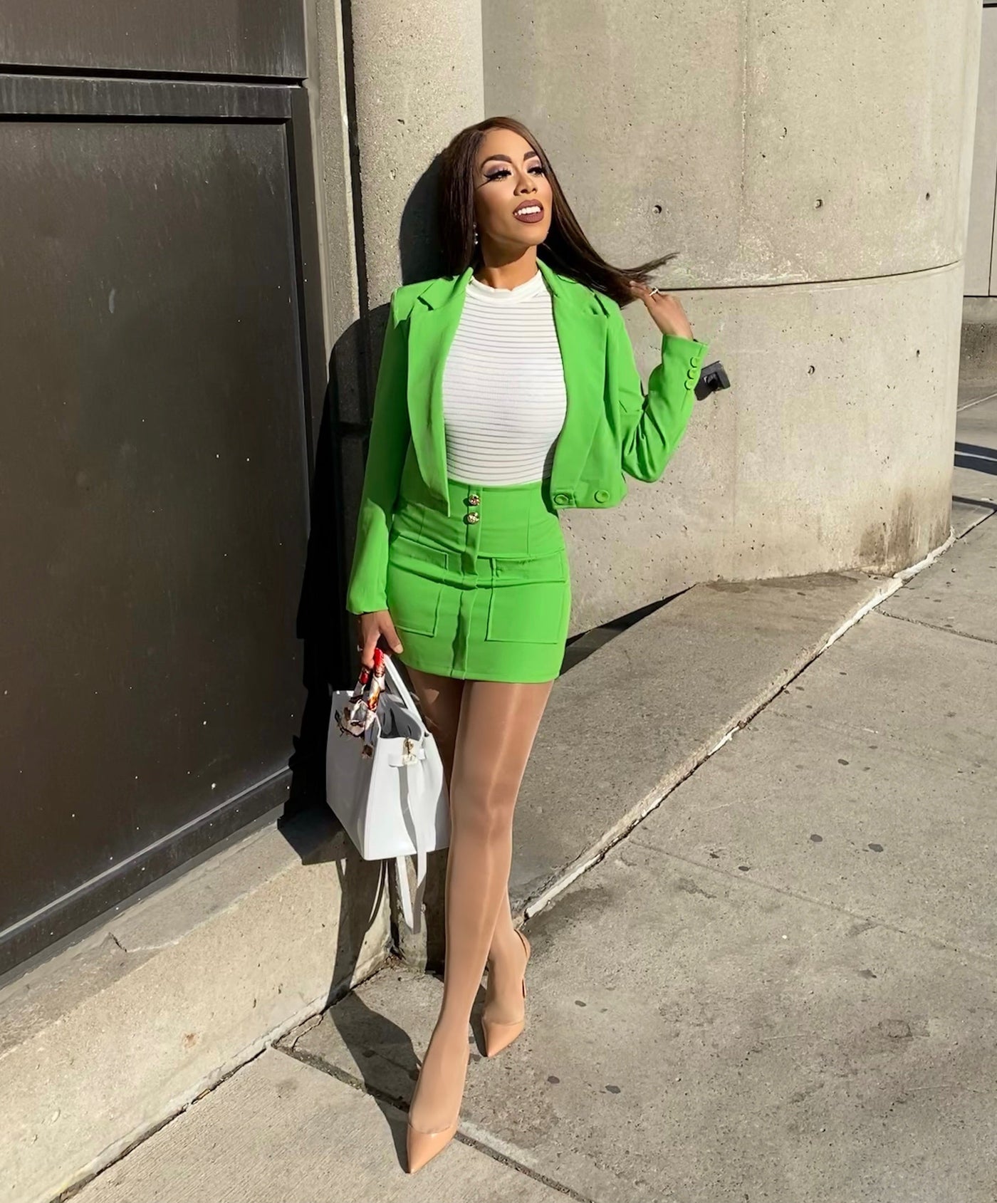 The Pink Door Crop Blazer - Green