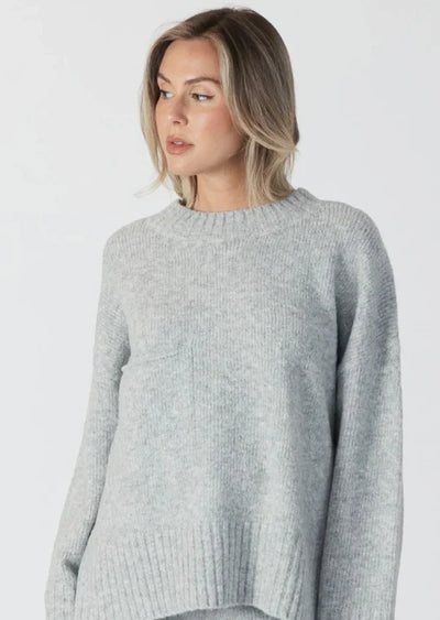 Lyla & Luxe Eco Crewneck Sweater w/Pocket Light Grey