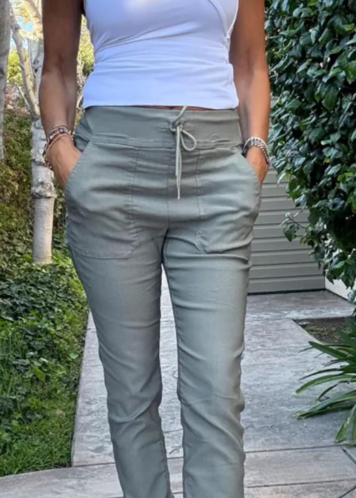 Bevy Flog Tali Green Herringbone Pants