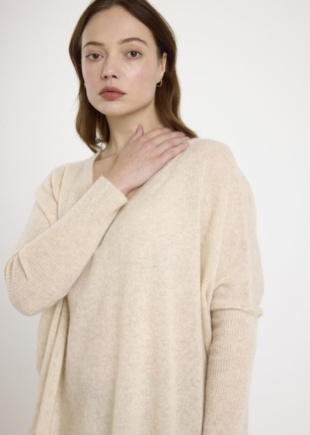 Brodie Charlotte Cashmere V-Neck Sweater Cygnet