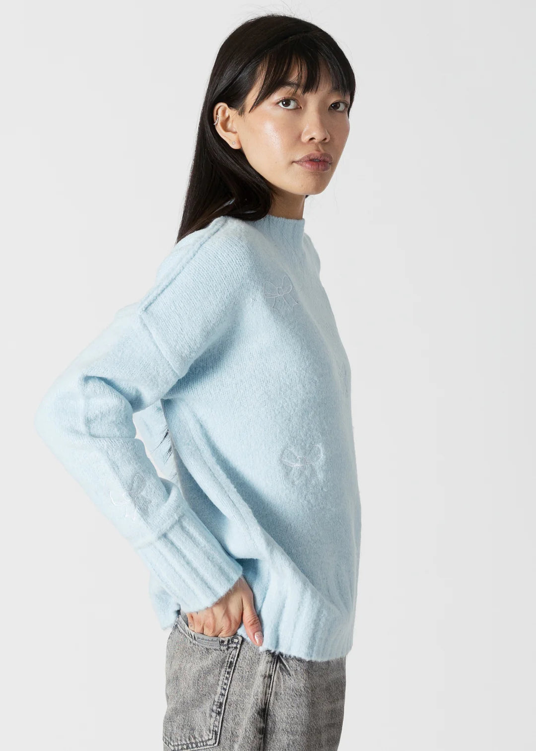 Lyla & Luxe Crewneck W/ Bows Blue/White