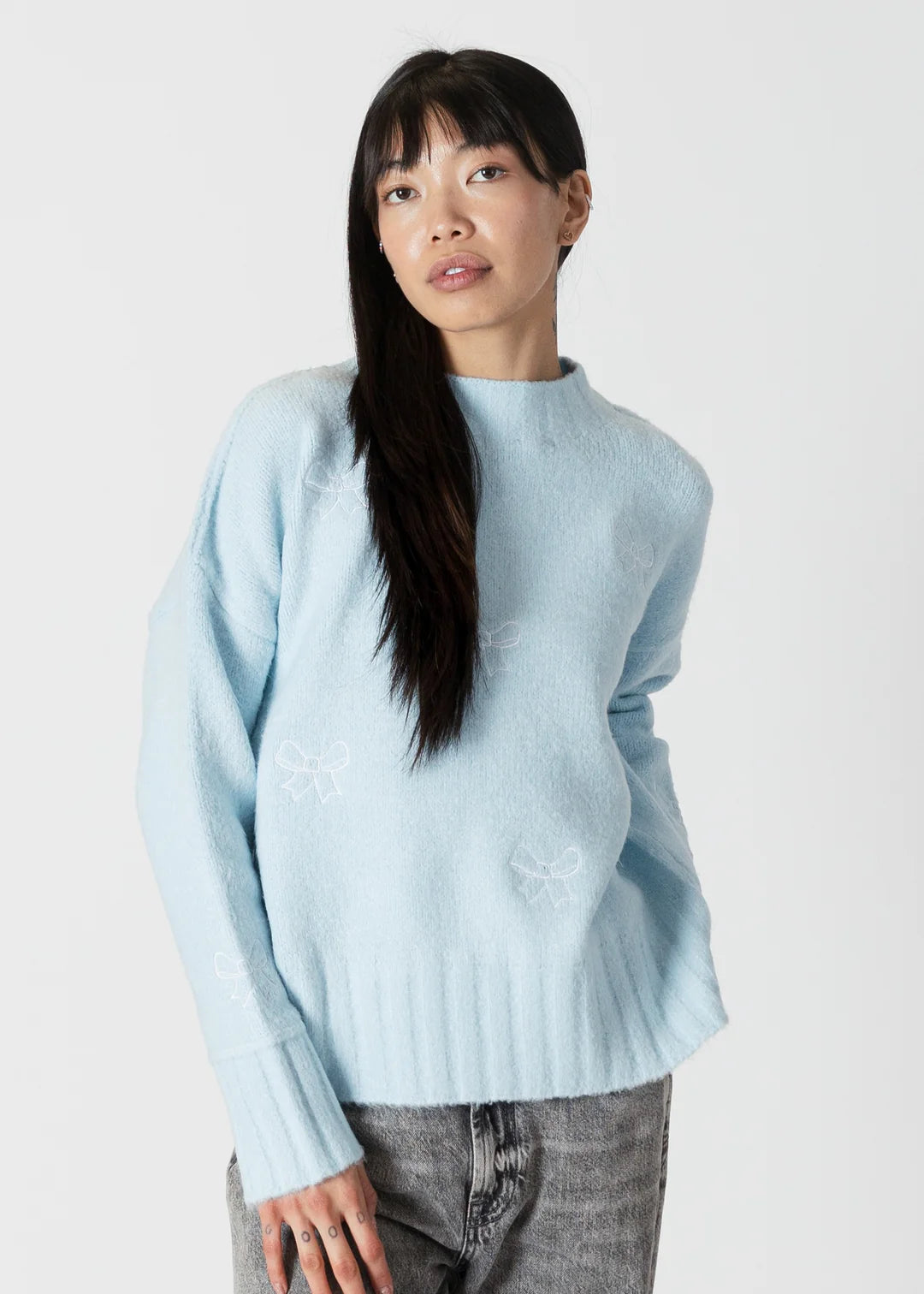 Lyla & Luxe Crewneck W/ Bows Blue/White