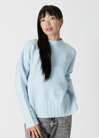 Lyla & Luxe Crewneck W/ Bows Blue/White