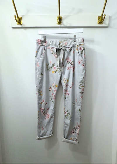 The Pink Door Grey Floral Print Pull-On Pants