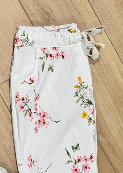 The Pink Door White Floral Print Pull-On Pants
