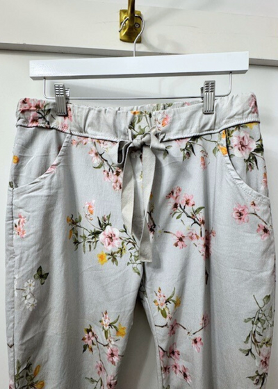 The Pink Door Grey Floral Print Pull-On Pants