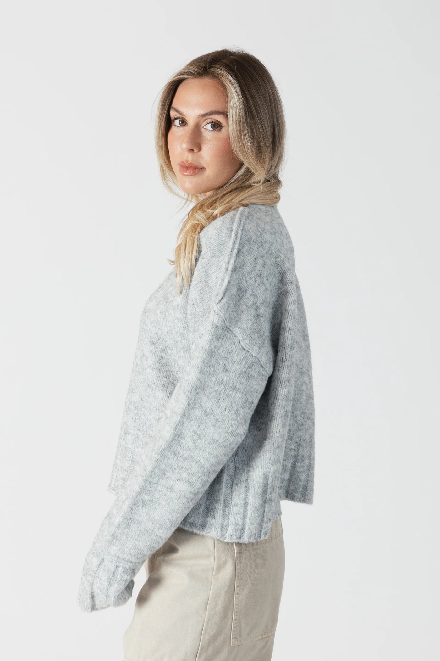 Lyla & Luxe Short Crewneck Sweater Grey