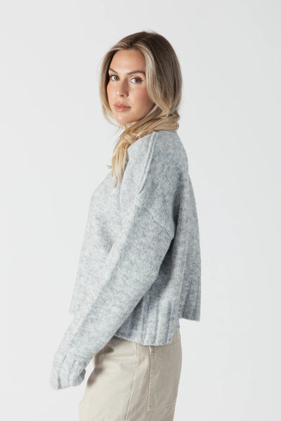 Lyla & Luxe Short Crewneck Sweater Grey