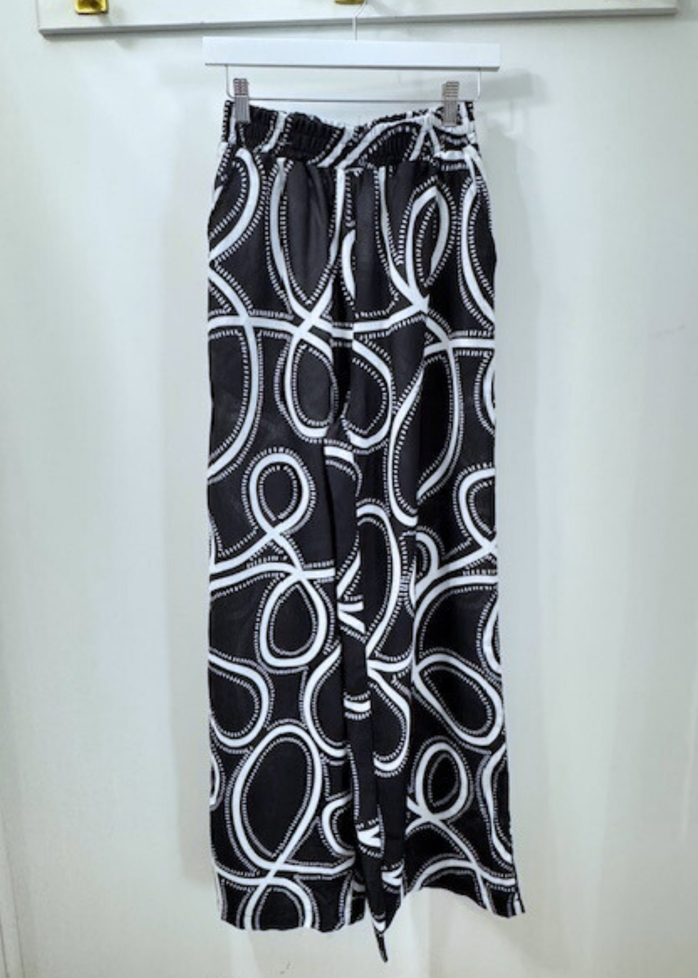 The Pink Door Black & White Print Vest & Pants