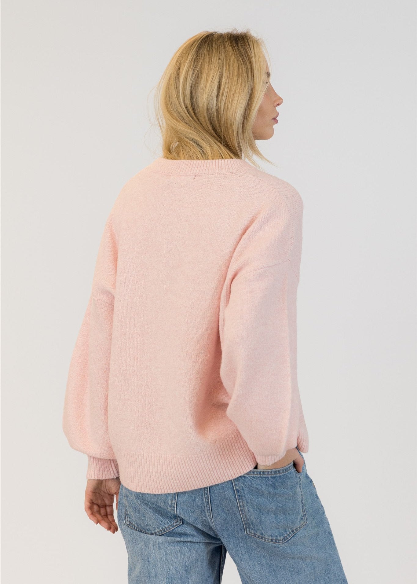 Lyla & Luxe City Crew Neck Pull Over Sweater Pink