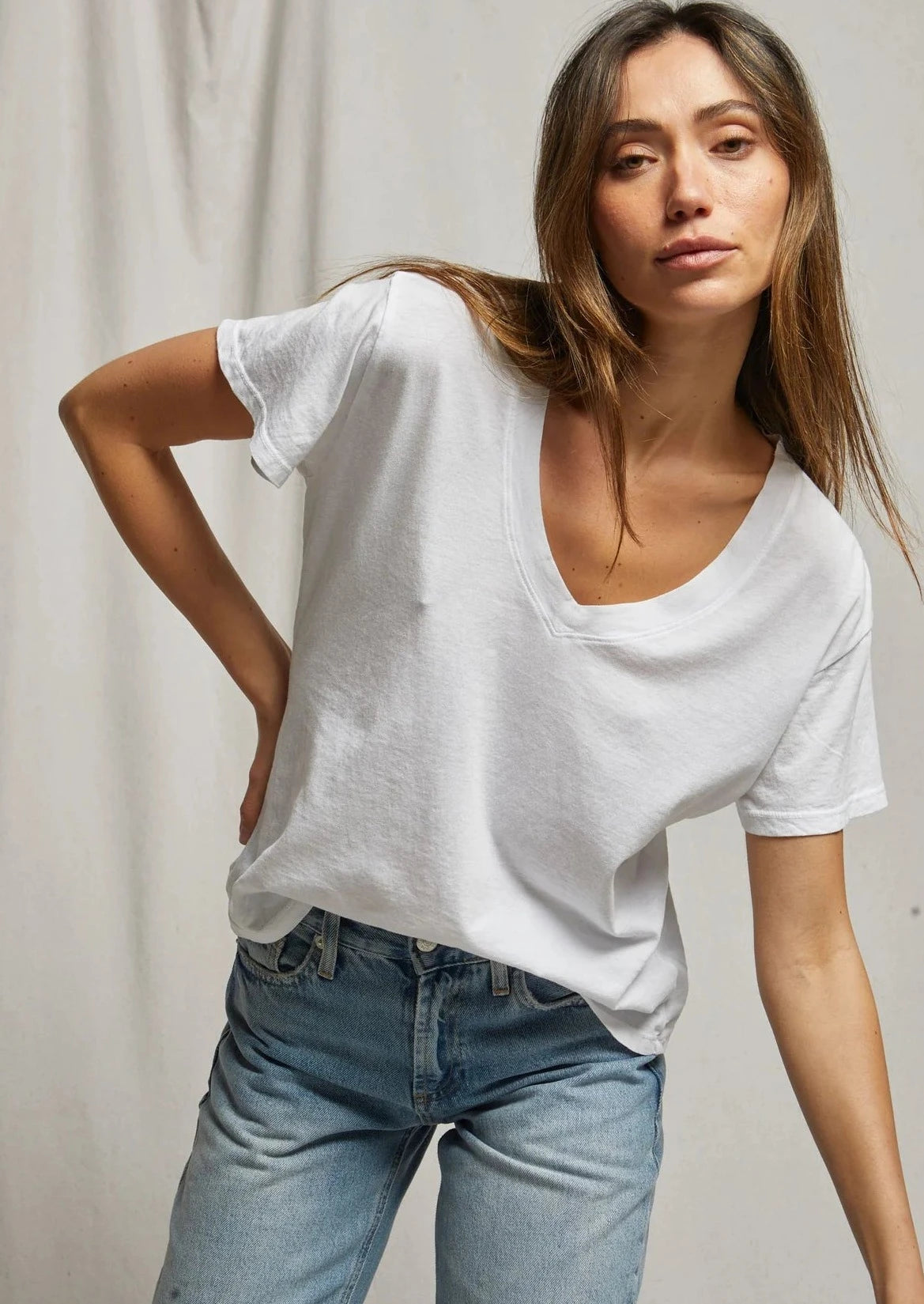 PWT Basic V Neck - White