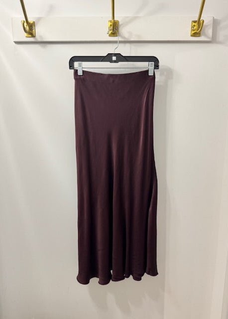 The Pink Door Pull on Satin Skirt Plum