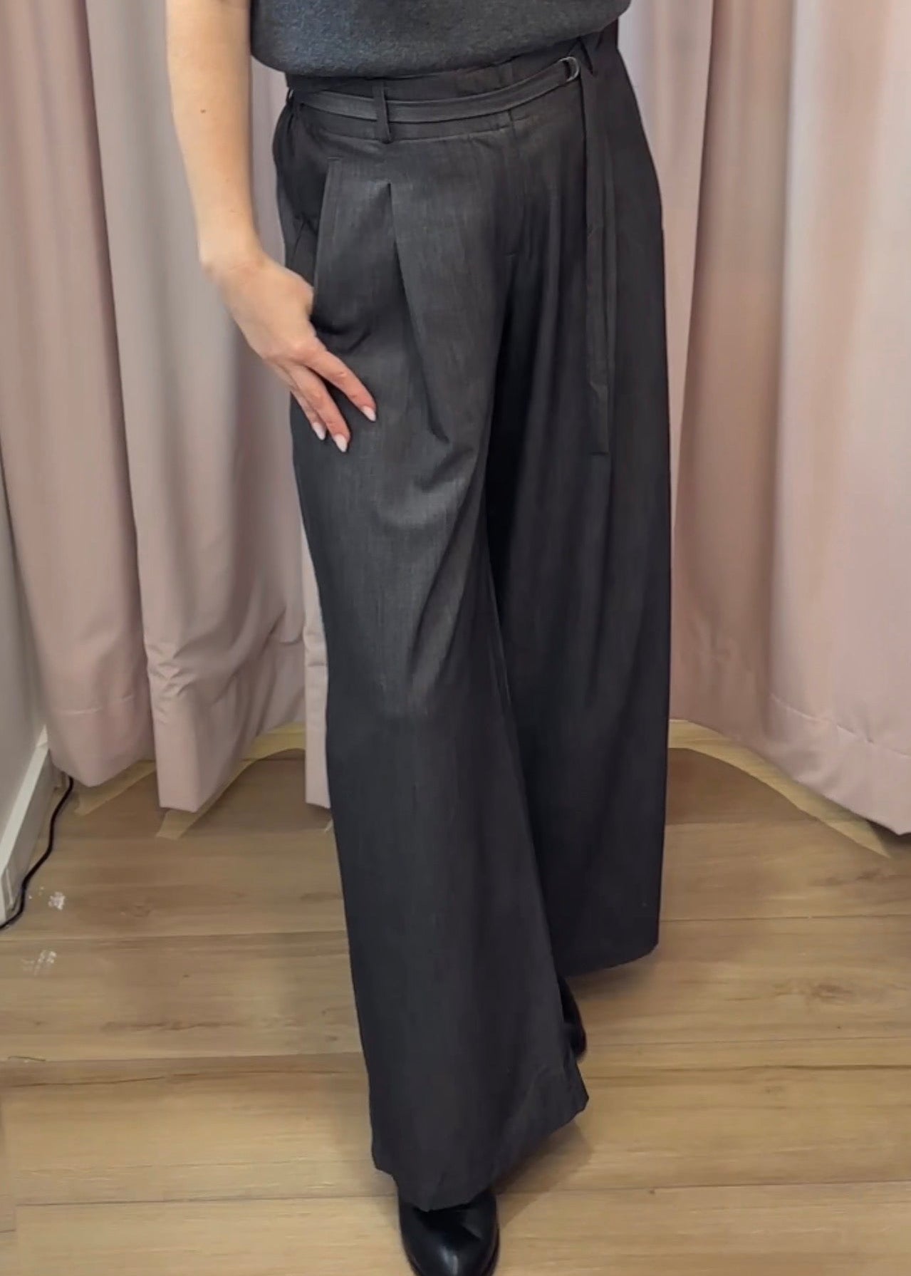 The Pink Door Single Pleat Trouser Gray