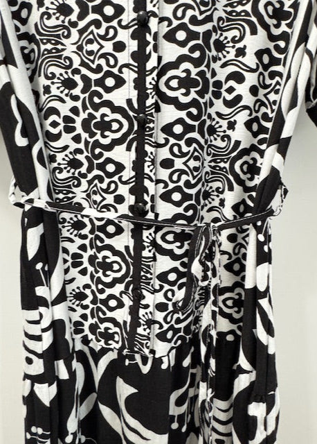 The Pink Door Black and White Printed Dress
