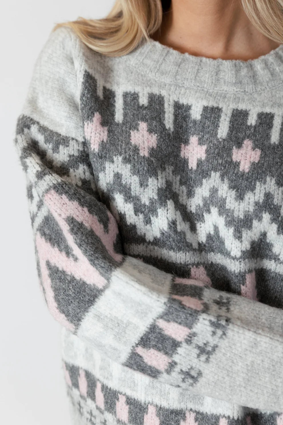 Lyla & Luxe Fair Isle Pullover Grey