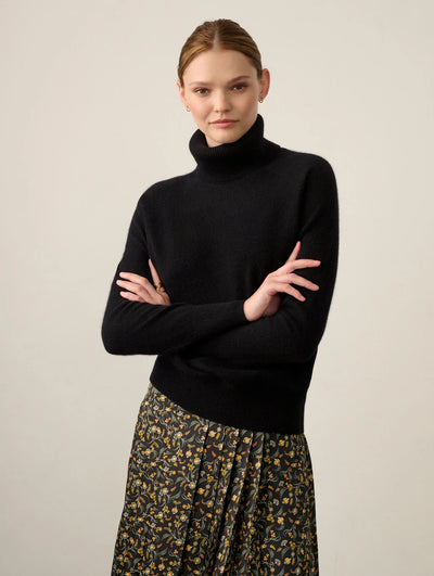 White + Warren Cashmere Essential Turtleneck - Black