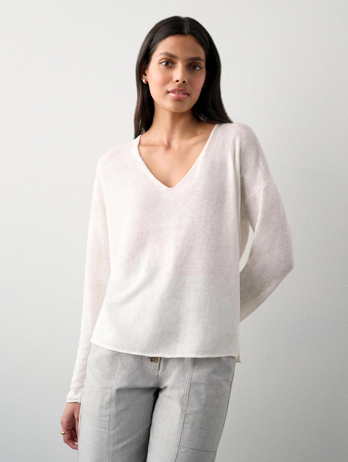 White + Warren Classic L/S Linen V Neck Top - White