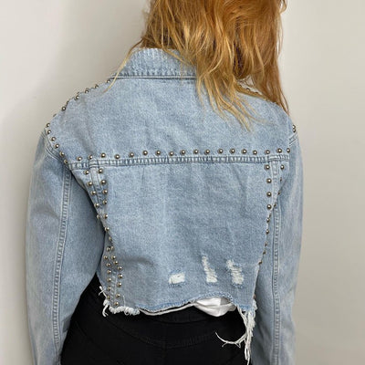 VEVERET Cropped Denim Jacket w Studded Shoulder Detail