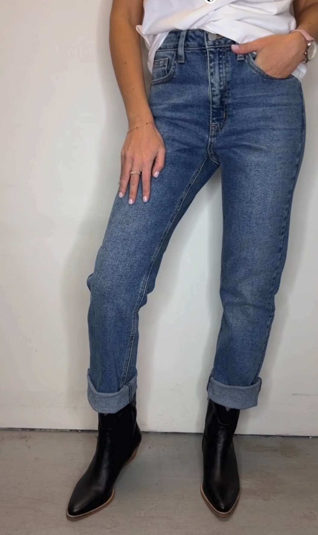 JBD Medium Wash Cropped Straight Leg Denim