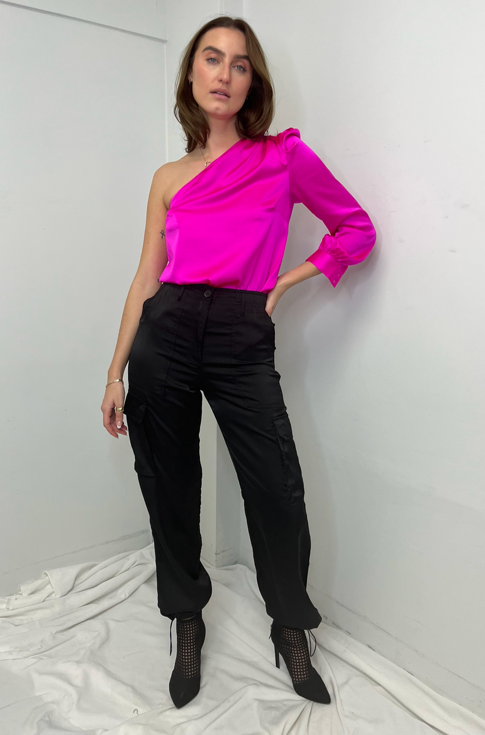 The Pink Door Parachute Style Satin Pants - Black
