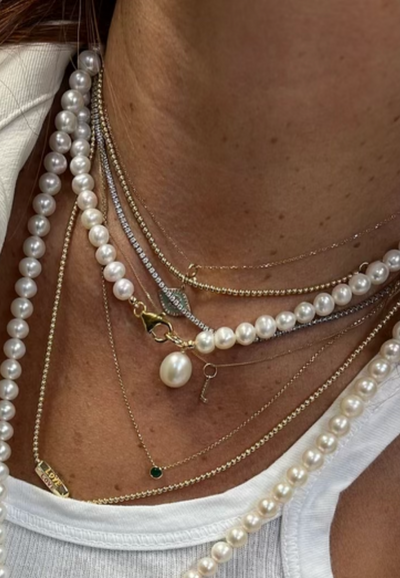 Short Pearl Necklace